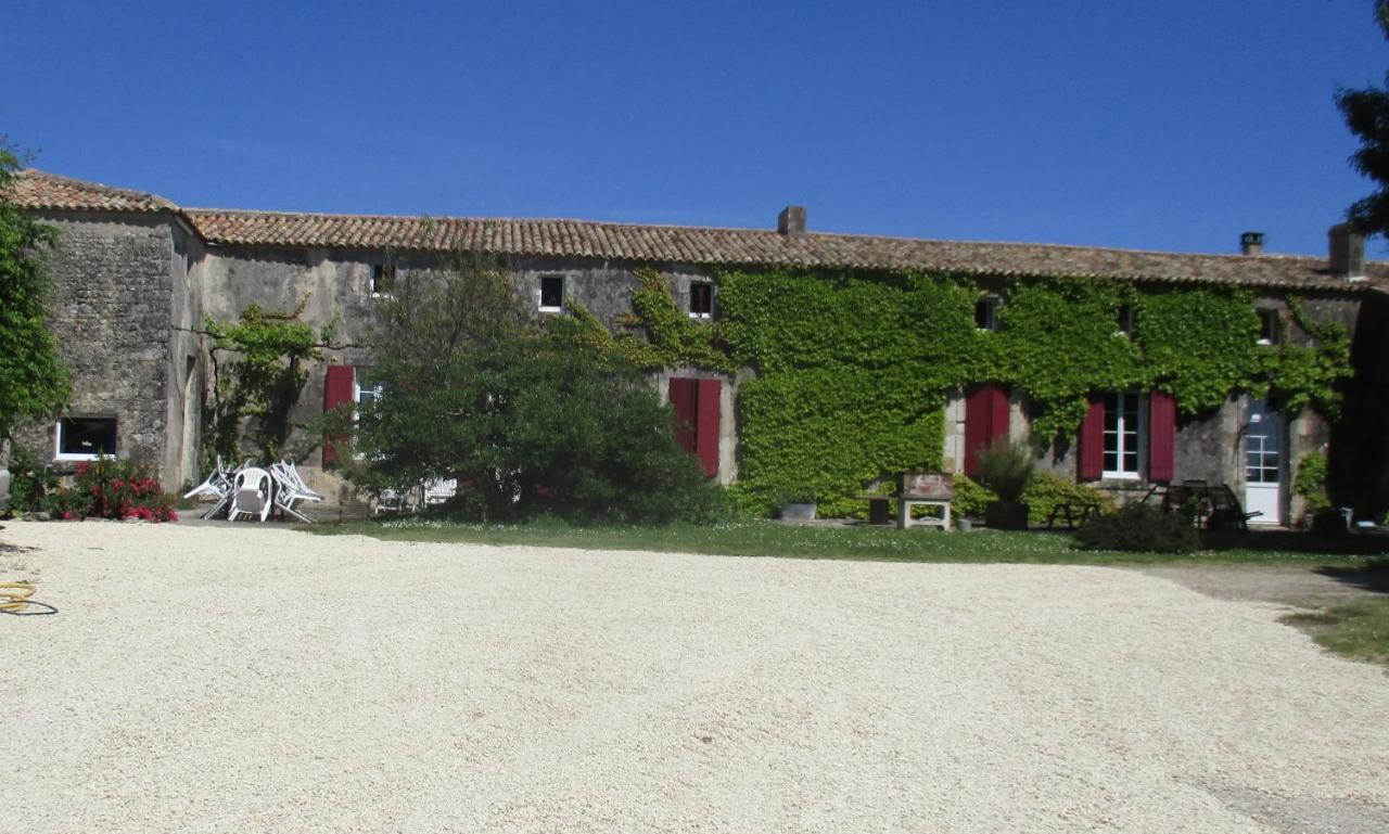 Вілла Logis De Bois Roche Saint-Bonnet-sur-Gironde Екстер'єр фото