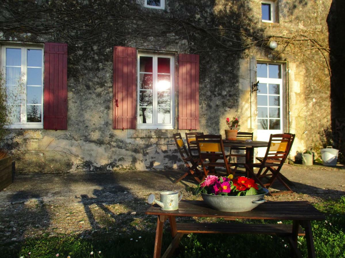 Вілла Logis De Bois Roche Saint-Bonnet-sur-Gironde Екстер'єр фото