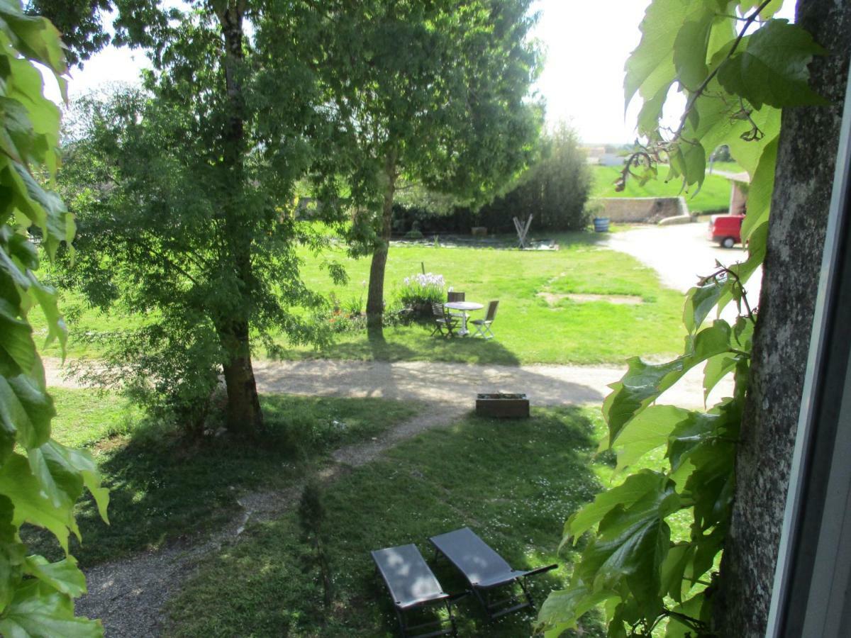 Вілла Logis De Bois Roche Saint-Bonnet-sur-Gironde Екстер'єр фото